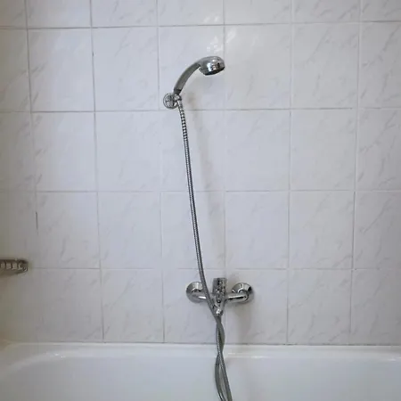 Six - 3 Bedroom Near Monte Cassino By Oneapartments Apartmán *