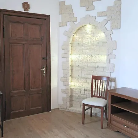 Six - 3 Bedroom Near Monte Cassino By Oneapartments *
