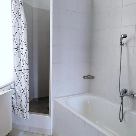 Six - 3 Bedroom Near Monte Cassino By Oneapartments Apartmán *